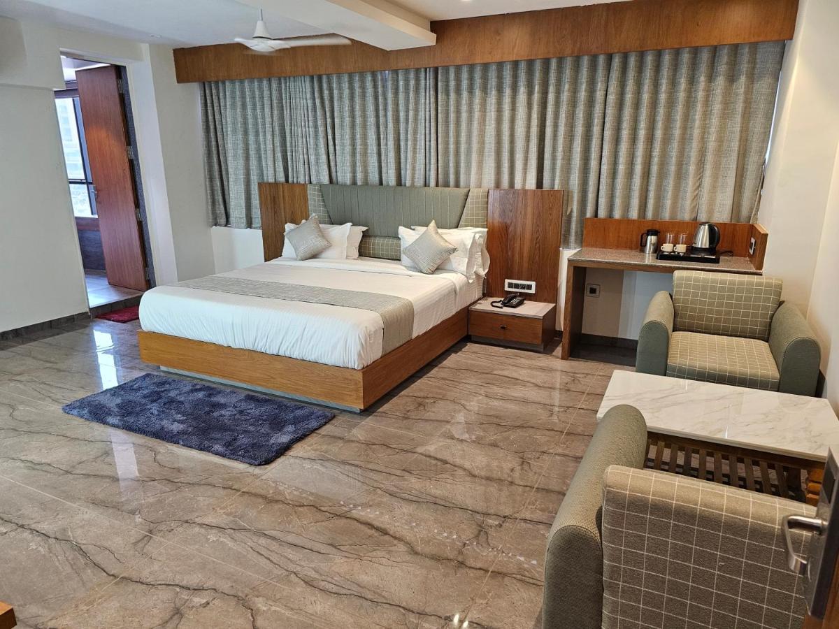 Rds Hotel Ahmedabad Eksteriør billede
