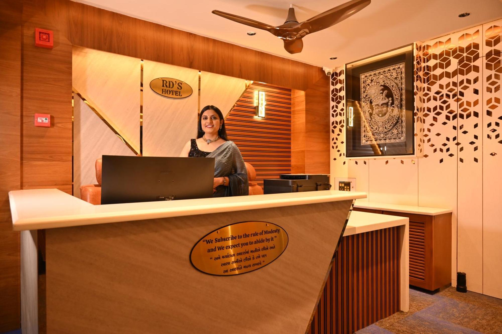 Rds Hotel Ahmedabad Eksteriør billede
