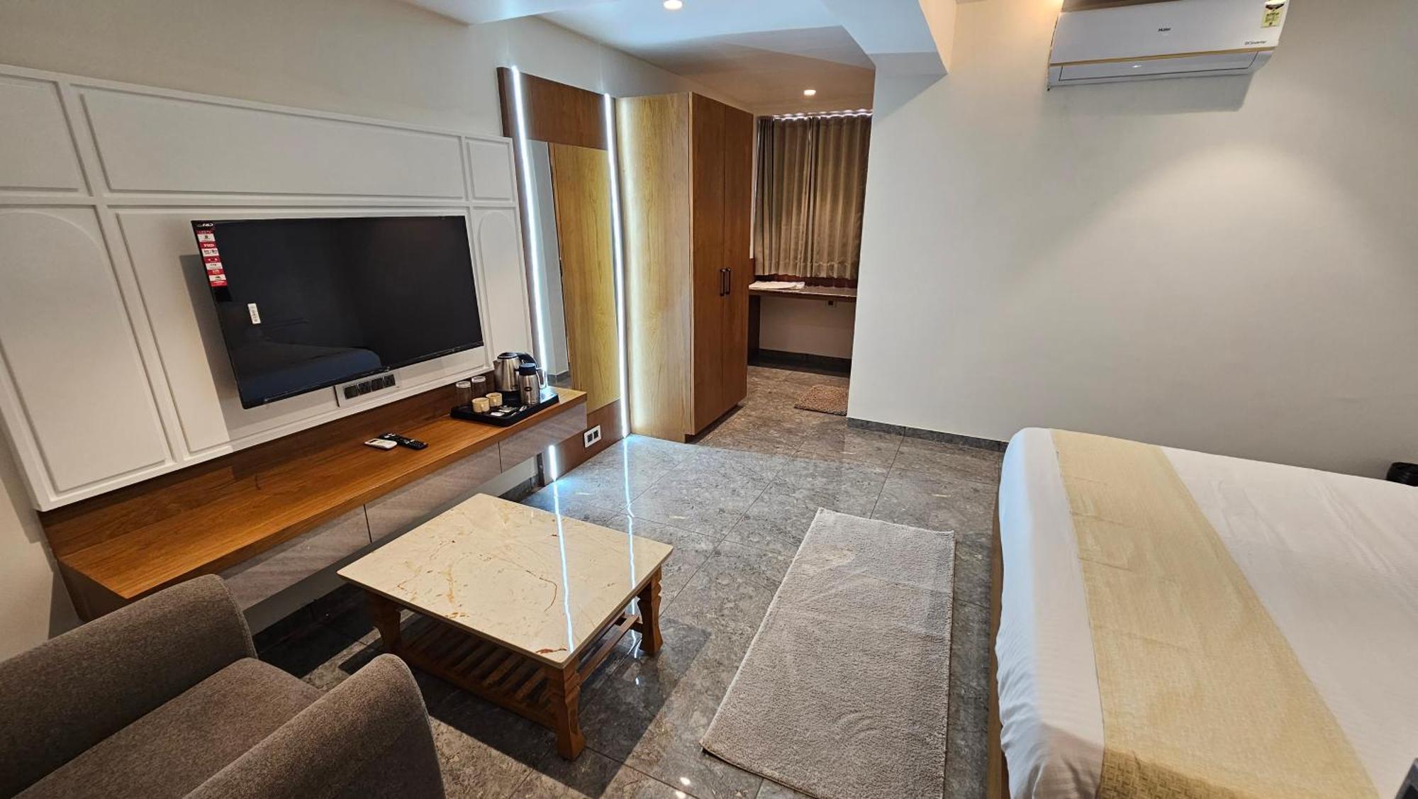 Rds Hotel Ahmedabad Eksteriør billede